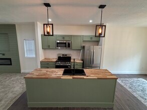 2921 Decatur St in Omaha, NE - Building Photo - Building Photo