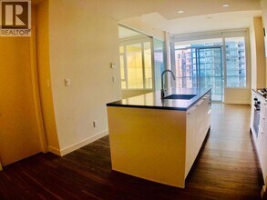 6383 McKay Ave in Burnaby, BC - Building Photo - Building Photo