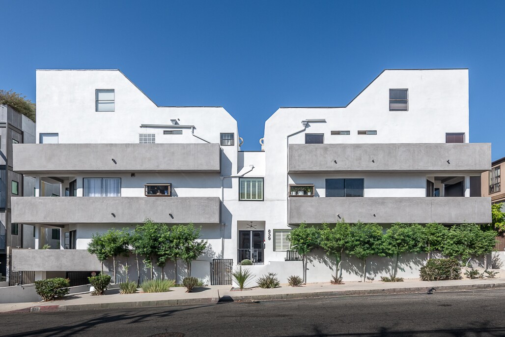 839 Larrabee St, Unit 6 in West Hollywood, CA - Building Photo