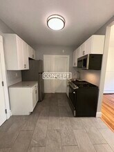 229 Lafayette St, Unit 10 in Salem, MA - Foto de edificio - Building Photo