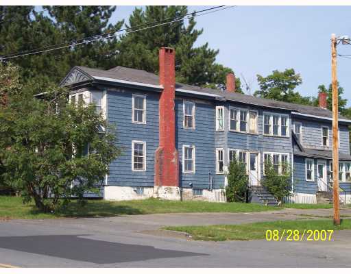 15 Prospect St in Caribou, ME - Foto de edificio