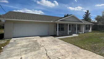 1083 Hemingway Dr in Deltona, FL - Building Photo