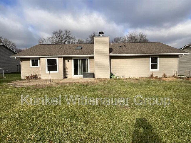 108 Meadowbruck Ln in Belleville, IL - Building Photo - Building Photo