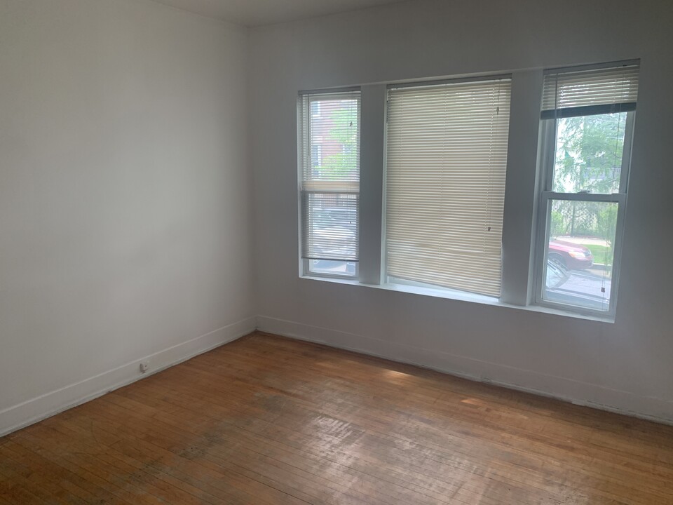 1700 N Kedvale Ave, Unit 1R in Chicago, IL - Building Photo