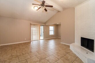 1837 Heidelberg Dr in Fort Worth, TX - Foto de edificio - Building Photo