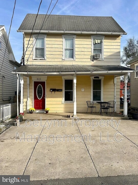 311 Boyd Ave in Martinsburg, WV - Foto de edificio