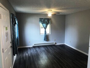 1136 Delos St in Akron, OH - Foto de edificio - Building Photo