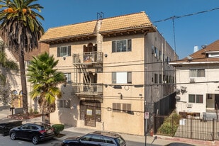 647 18th St in Los Angeles, CA - Building Photo