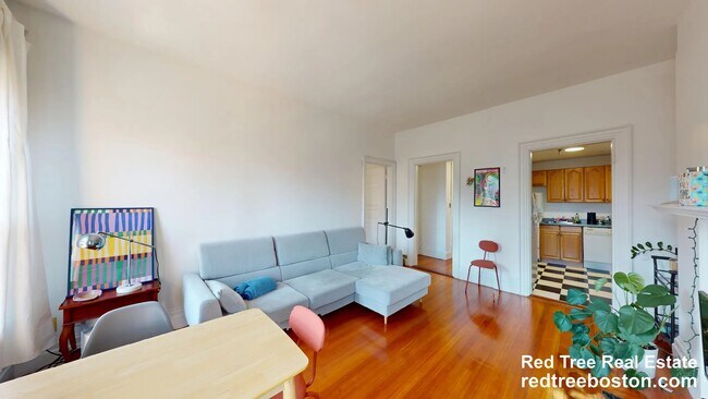 470 Beacon St, Unit 9 in Boston, MA - Building Photo - Building Photo