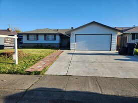 1940 65th Ave in Sacramento, CA - Building Photo