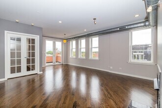 3550 W Montrose Ave in Chicago, IL - Building Photo - Building Photo