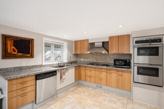 2876 W 49th Ave, Unit SI ID1504823P in Vancouver, BC - Building Photo - Building Photo