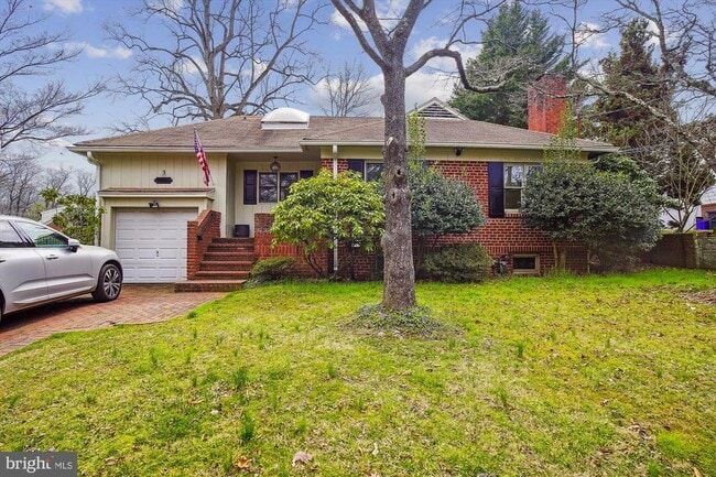 property at 5215 Brookeway Dr
