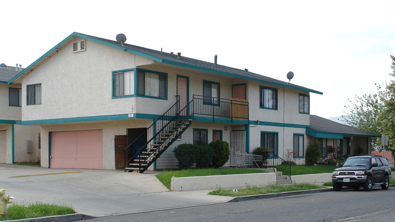 511 W Limited Ave in Lake Elsinore, CA - Building Photo