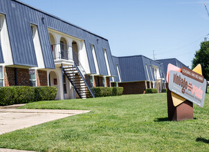 Vintage Pads in Denton, TX - Foto de edificio - Building Photo