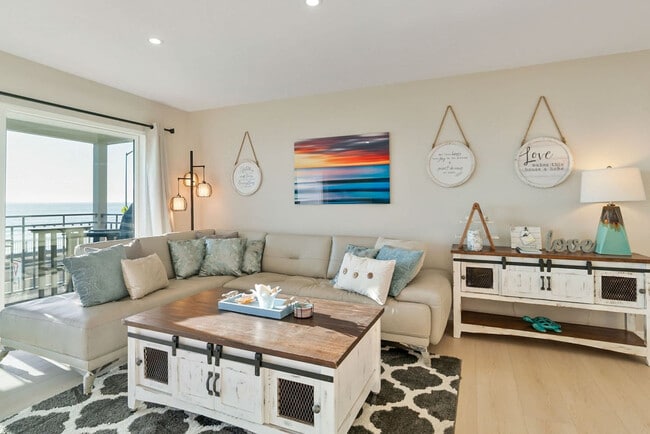 3460 Carlsbad Blvd in Carlsbad, CA - Foto de edificio - Building Photo