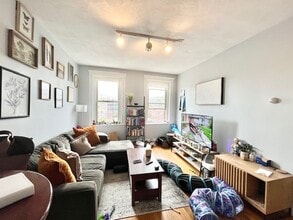 1625 Commonwealth Ave, Unit 18 in Boston, MA - Building Photo - Building Photo