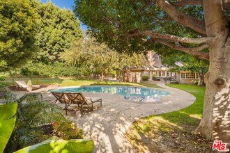 723 Sierra Dr in Beverly Hills, CA - Building Photo - Building Photo