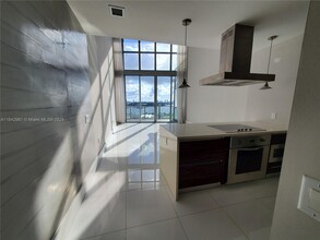 1100 Biscayne Blvd, Unit 1703 in Miami, FL - Building Photo - Building Photo