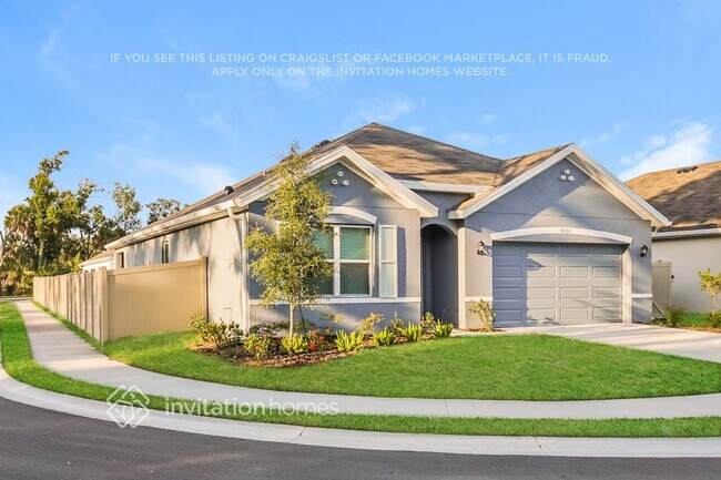 8005 Majestic Palms Ct in Venice, FL - Foto de edificio - Building Photo