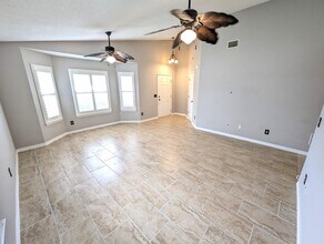 9475 Pine Lily Ct in Navarre, FL - Building Photo - Building Photo