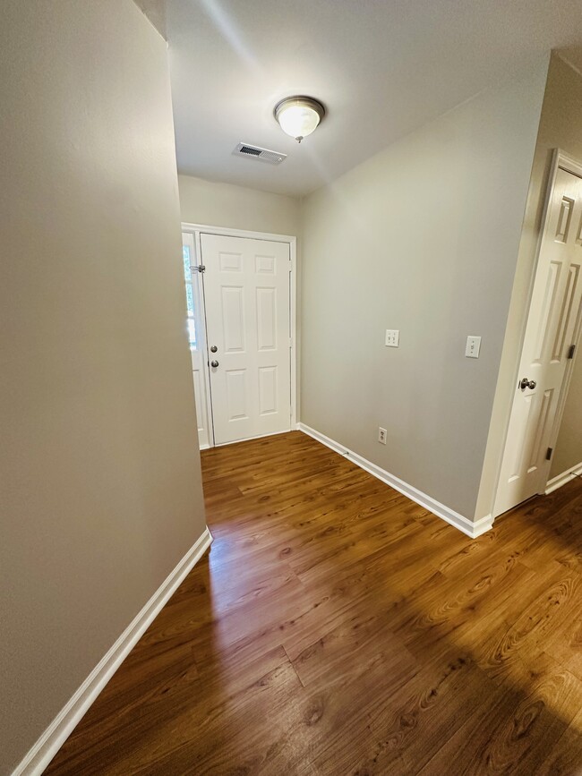 321 Hamlet Rd in Summerville, SC - Foto de edificio - Building Photo