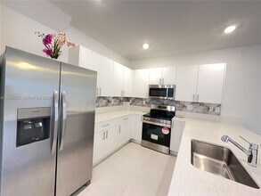 12838 SW 243rd St in Princeton, FL - Building Photo - Building Photo