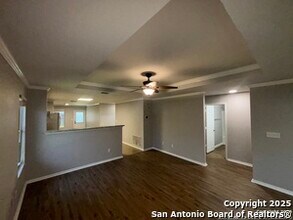 11746 Deer Crest in San Antonio, TX - Foto de edificio - Building Photo