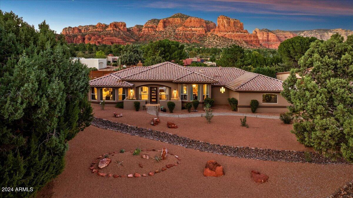 575 Deer Pass Dr in Sedona, AZ - Building Photo