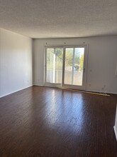 4441 Woodman Ave, Unit 205 in Los Angeles, CA - Building Photo - Building Photo