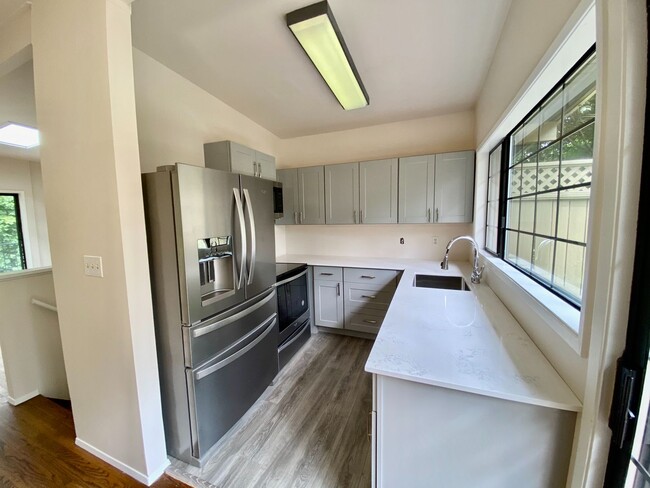 Bellevue Home!!! in Bellevue, WA - Building Photo - Building Photo
