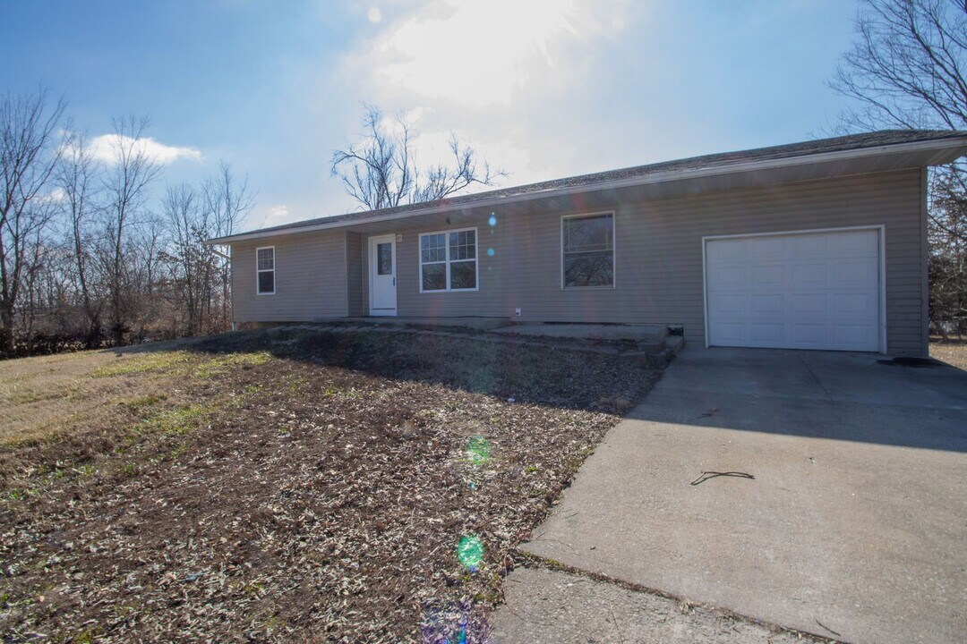 2900 Mexico Gravel Rd-Unit -Apt B in Columbia, MO - Building Photo