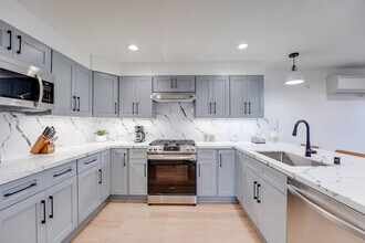 827 Island Ct in San Diego, CA - Building Photo - Building Photo