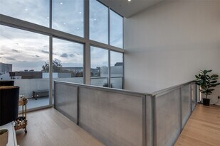 4626 Coles Manor Pl, Unit 5225 White Willow B230 in Dallas, TX - Building Photo