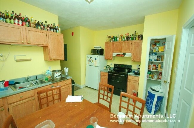 property at 891 Huntington Ave