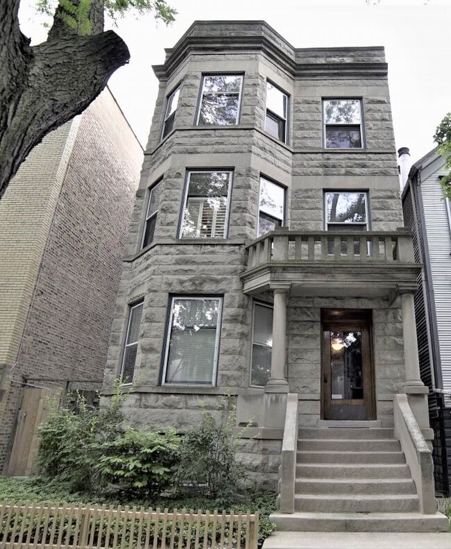property at 1129 W Oakdale Ave
