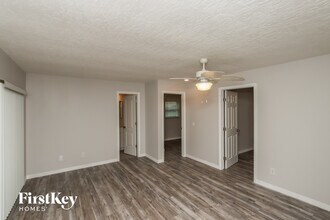 525 Sacre Coeur Dr, Unit 1 in Melbourne, FL - Foto de edificio - Building Photo