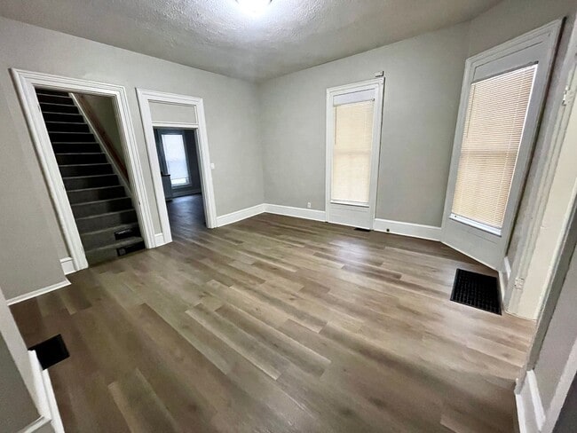 property at 650 W Ash St