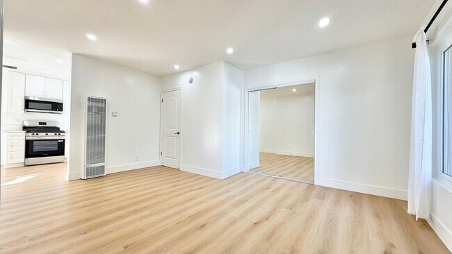 4130 Palmwood Dr in Los Angeles, CA - Building Photo - Building Photo