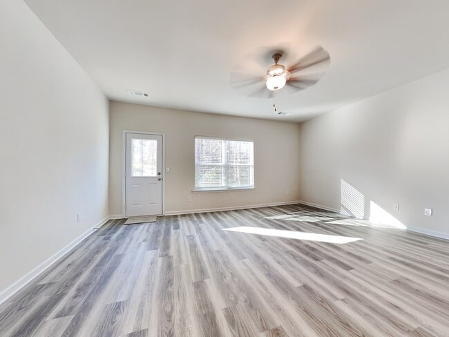 332 Oliver Dr in Locust Grove, GA - Building Photo - Building Photo