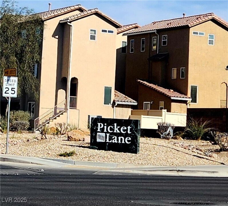 1239 Sand Castle Ave in Las Vegas, NV - Building Photo