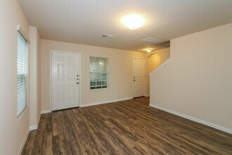 5815 Dawn Terrace Ct in Houston, TX - Building Photo - Building Photo