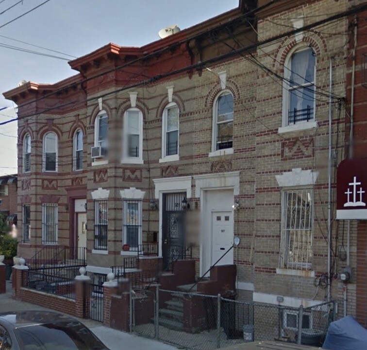 507 Van Siclen Ave in Brooklyn, NY - Building Photo