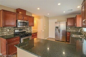3384 Jasmine Vine Ct in Las Vegas, NV - Building Photo - Building Photo