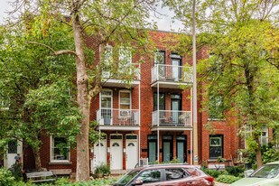 2218 De Hampton Av in Montréal, QC - Building Photo