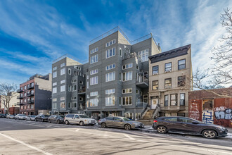 DeKalb Lofts in Brooklyn, NY - Foto de edificio - Building Photo