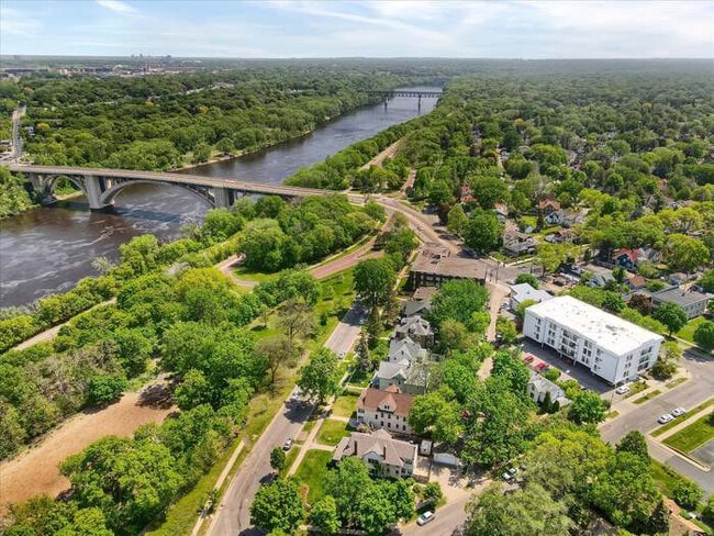 925 30th Ave S in Minneapolis, MN - Building Photo - Building Photo