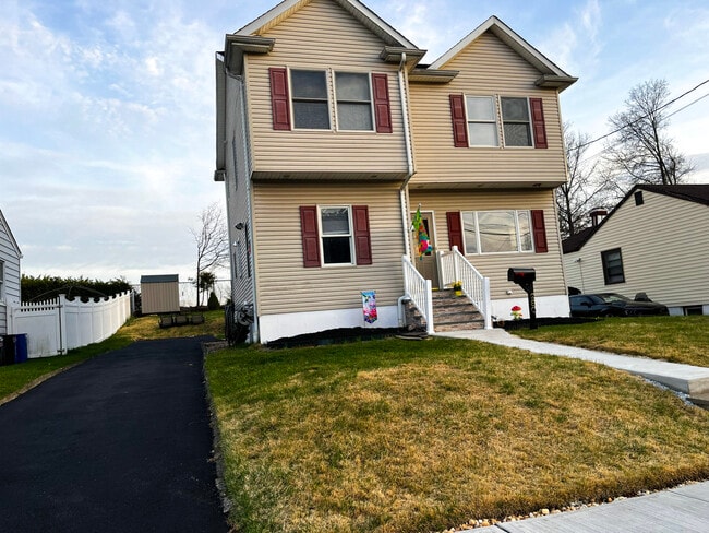 280 S Boulevard in Saddle Brook, NJ - Building Photo - Building Photo