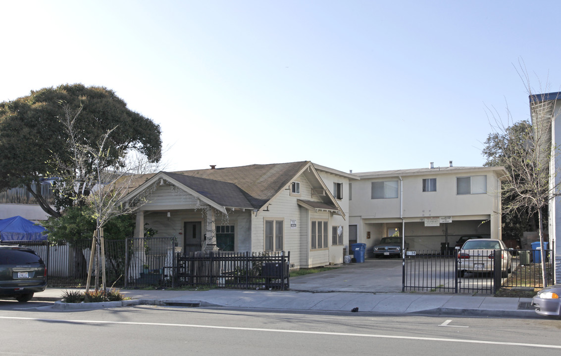 1650 Bay Rd in East Palo Alto, CA - Building Photo