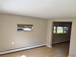 706 Hilliker Ct in East Aurora, NY - Building Photo - Building Photo